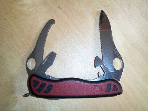 VictorinoxDualPro серрейторные лезвия ножа Victorinox DualPro