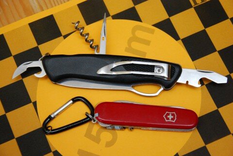 NewRanger61Clip-vs-VictorinoxCompact-DSC_0274 два SAK