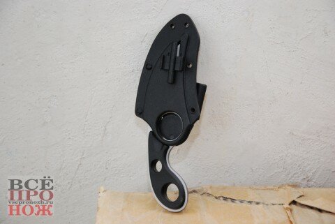 SmithWessonHRT2DSC_0651 быстроизвлекаемый нож в пластиковых ножнах